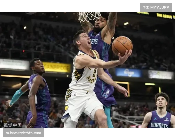 特雷·杨末节爆发助老鹰逆转取胜,客场强势或成新赛季风向标 特雷·杨末节爆发助老鹰逆转取胜,客场强势或成新赛季风向标